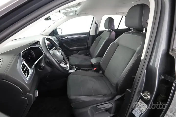 Volkswagen T-Roc 2022 photo 2