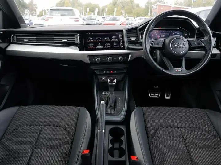 Audi A1 2023 photo 3