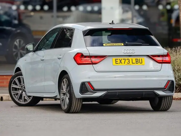 Audi A1 2023 photo 2