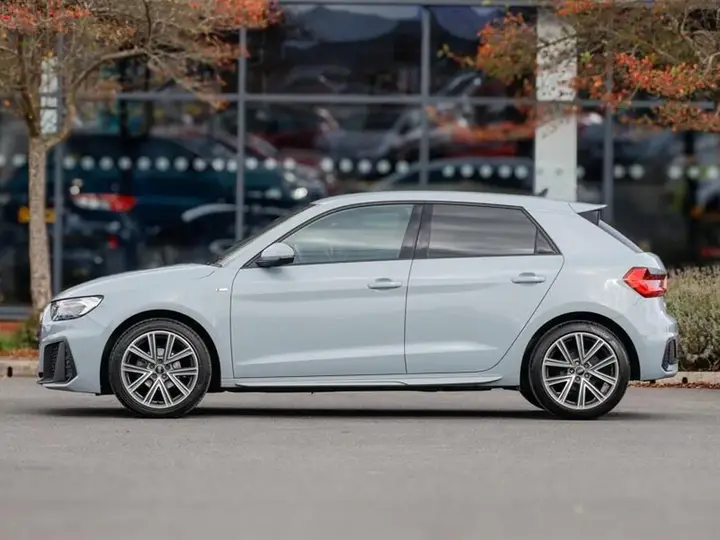 Audi A1 2023 photo 4