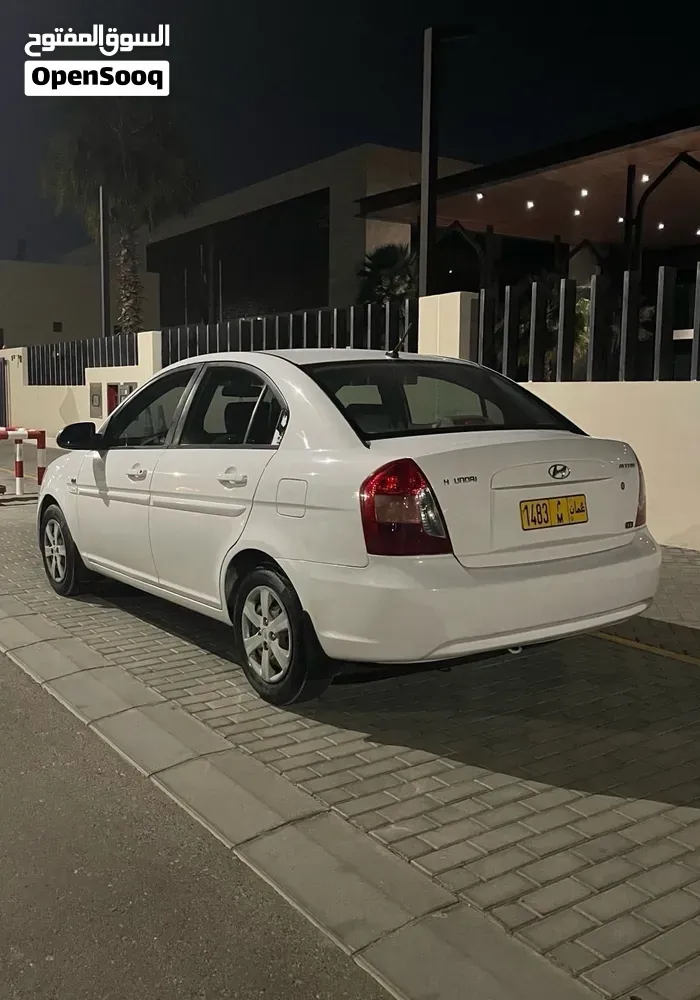 Hyundai Accent 2010 photo 3