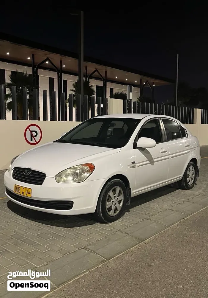 Hyundai Accent 2010 photo 2