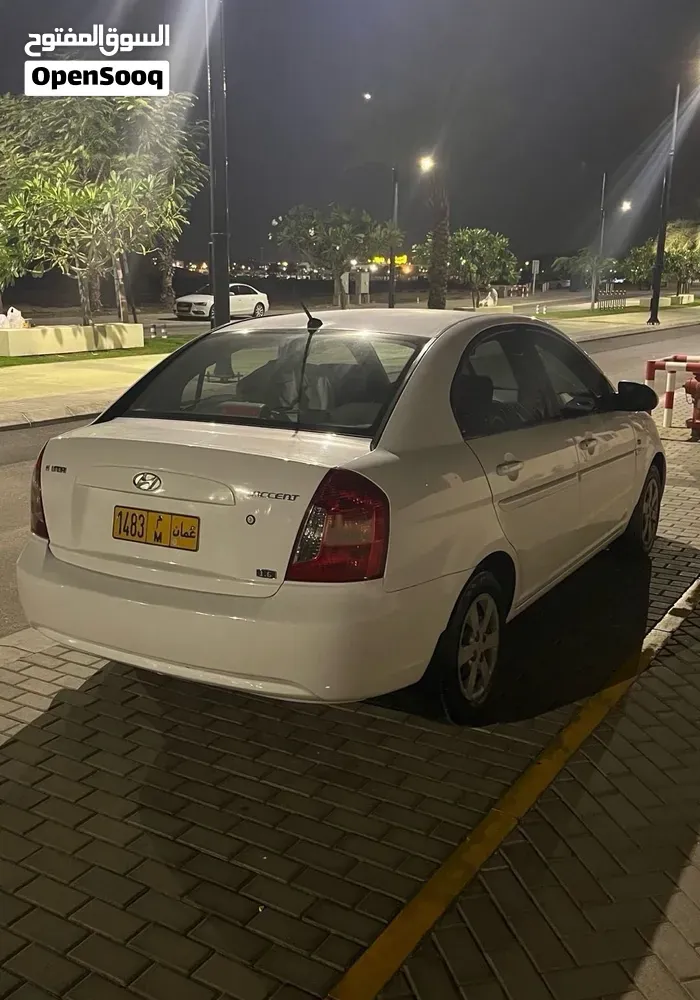 Hyundai Accent 2010 photo 4