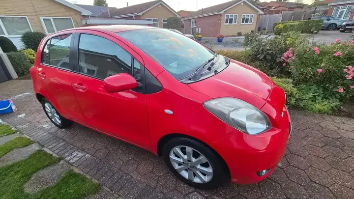 Toyota Yaris 2011 photo 5