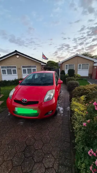 Toyota Yaris 2011 photo 4