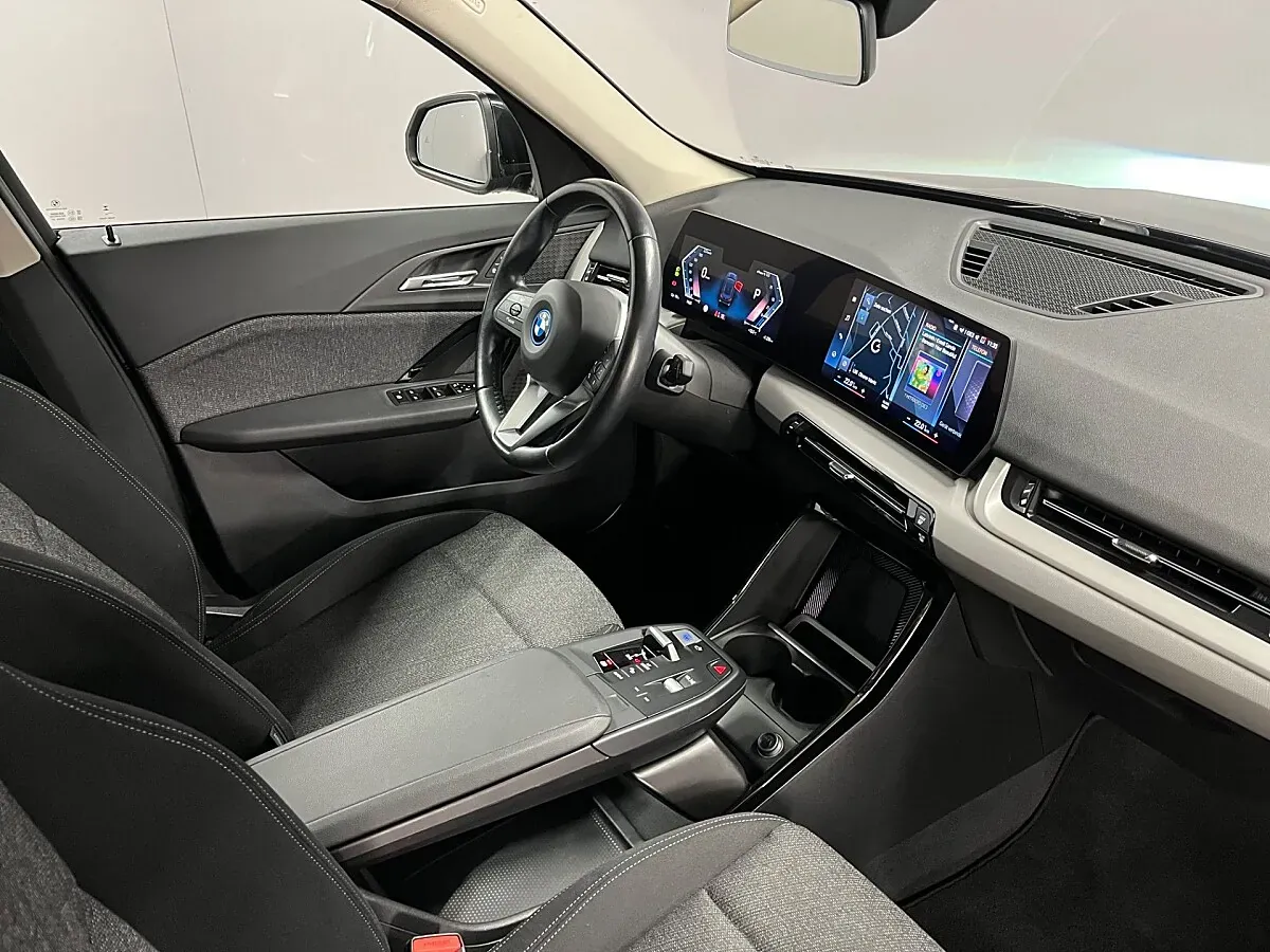 BMW Ix1 2023 photo 2