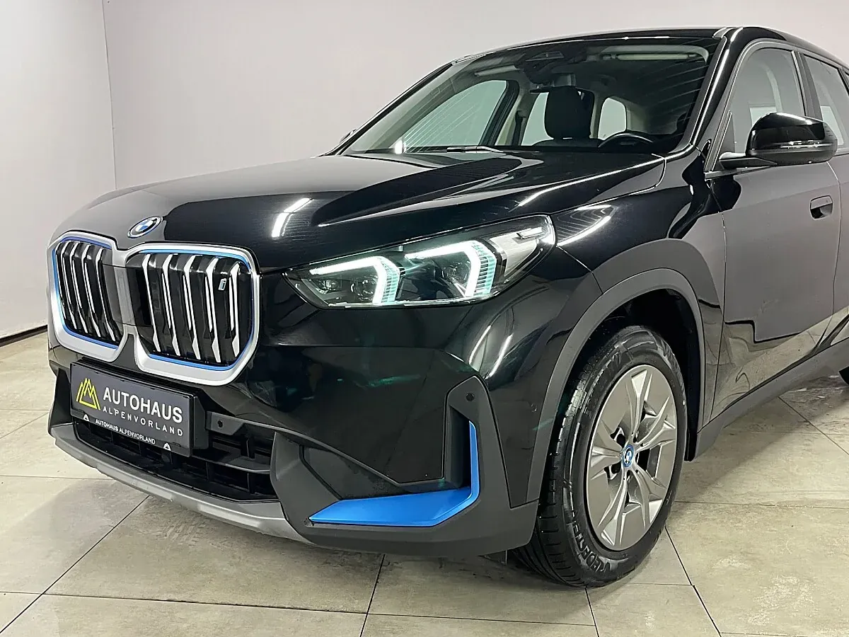 BMW Ix1 2023 photo 3