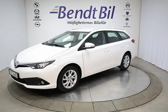 Toyota Auris 2015 photo 4