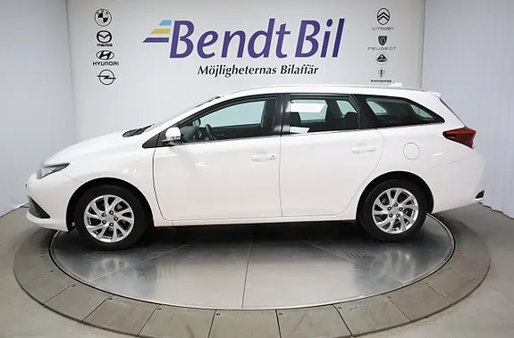 Toyota Auris 2015 photo 5