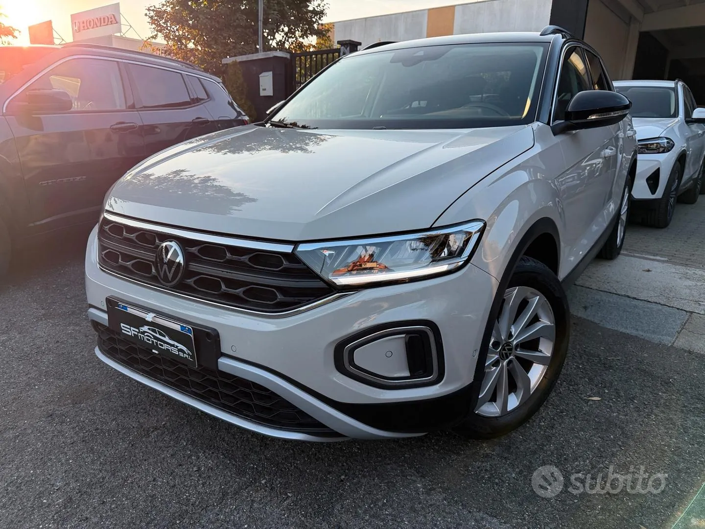 Volkswagen T-Roc 2024 photo 2