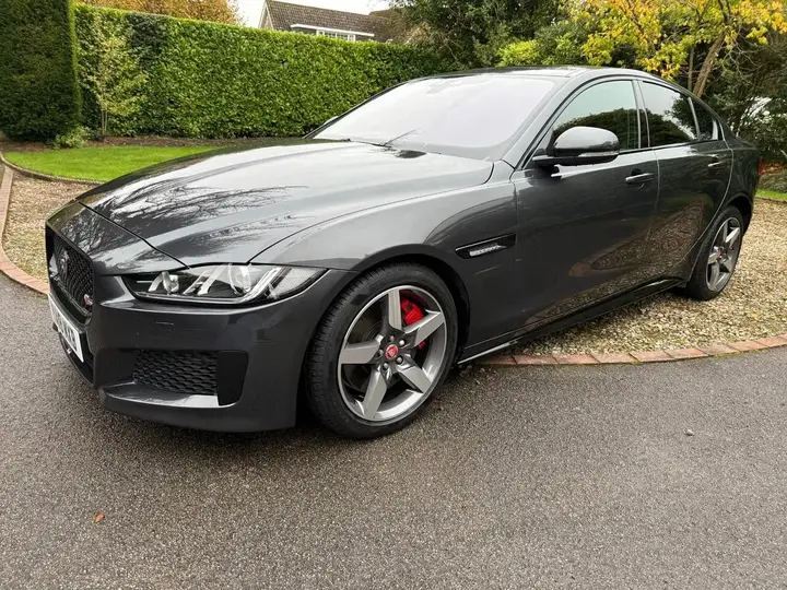 Jaguar Xe