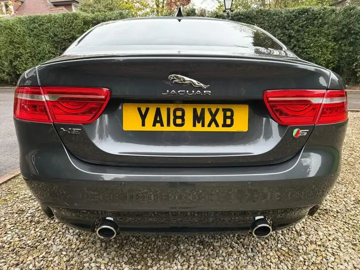 Jaguar Xe 2018 photo 5