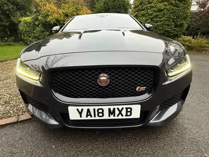 Jaguar Xe 2018 photo 4
