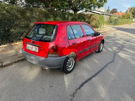 Toyota Starlet 1997 photo 2