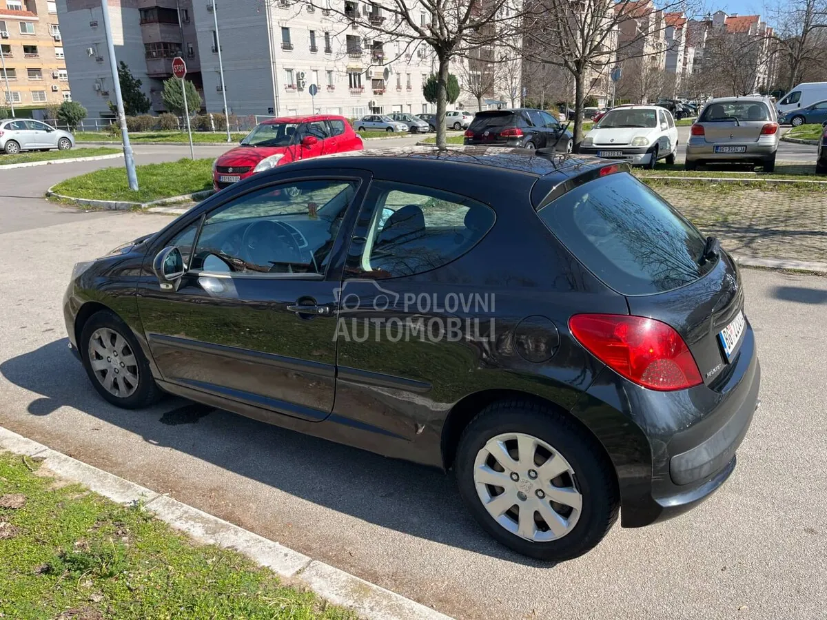 Peugeot 207 2008 photo 3