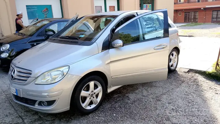 Mercedes-Benz B 2007 photo 2