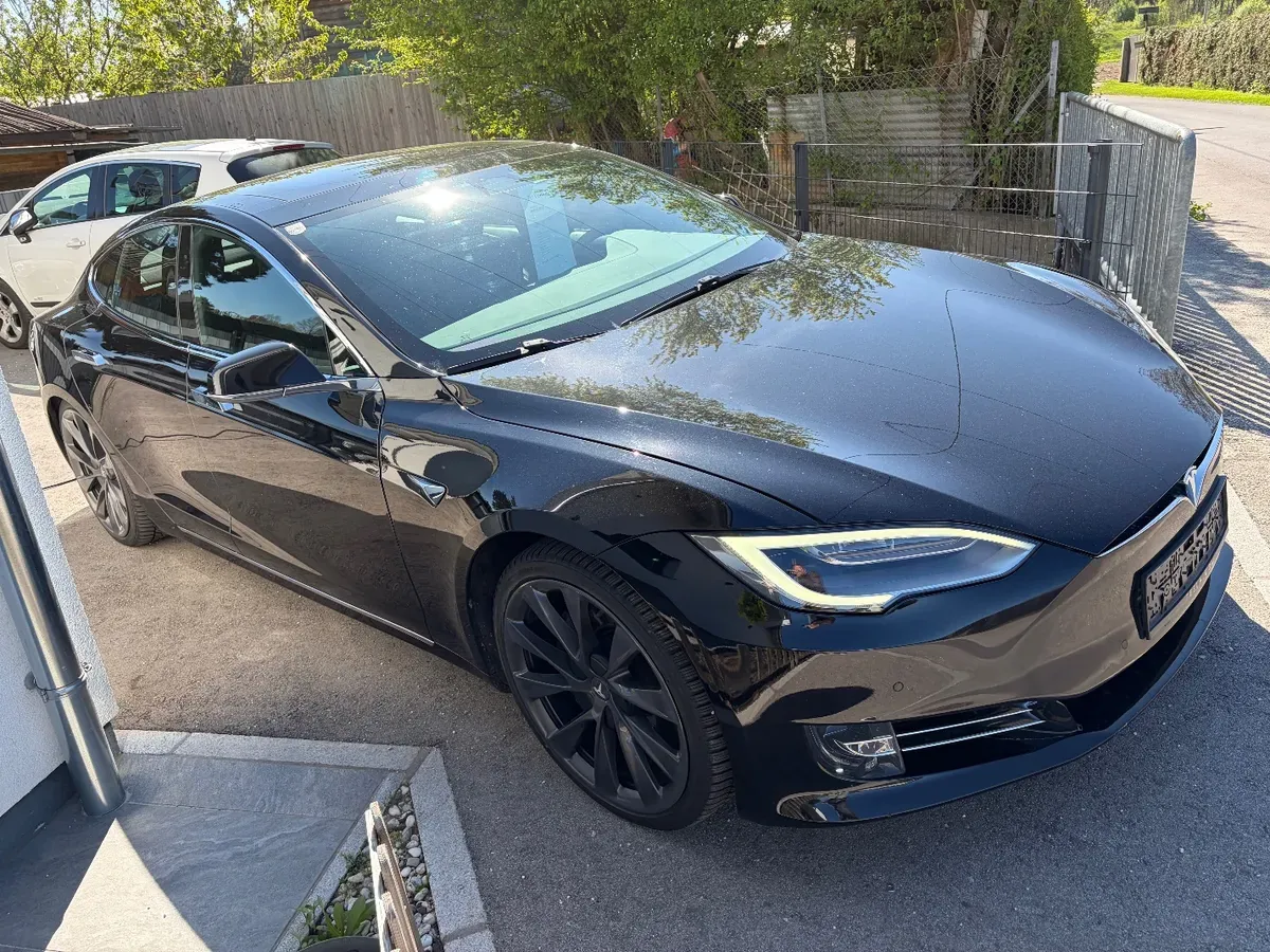 Tesla Model S 2018 photo 2