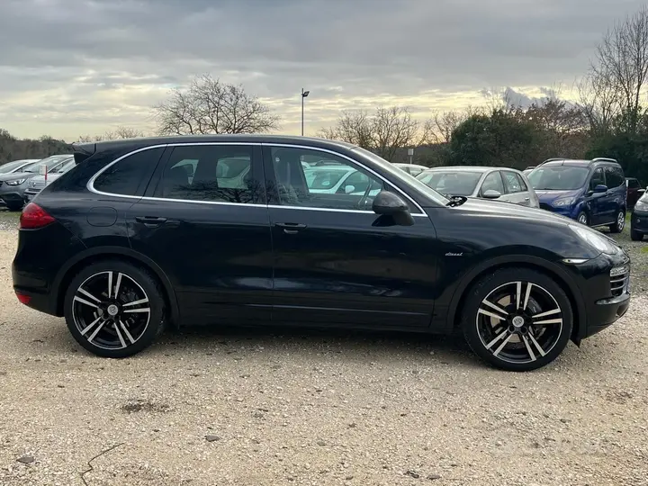 Porsche Cayenne 2012 photo 5