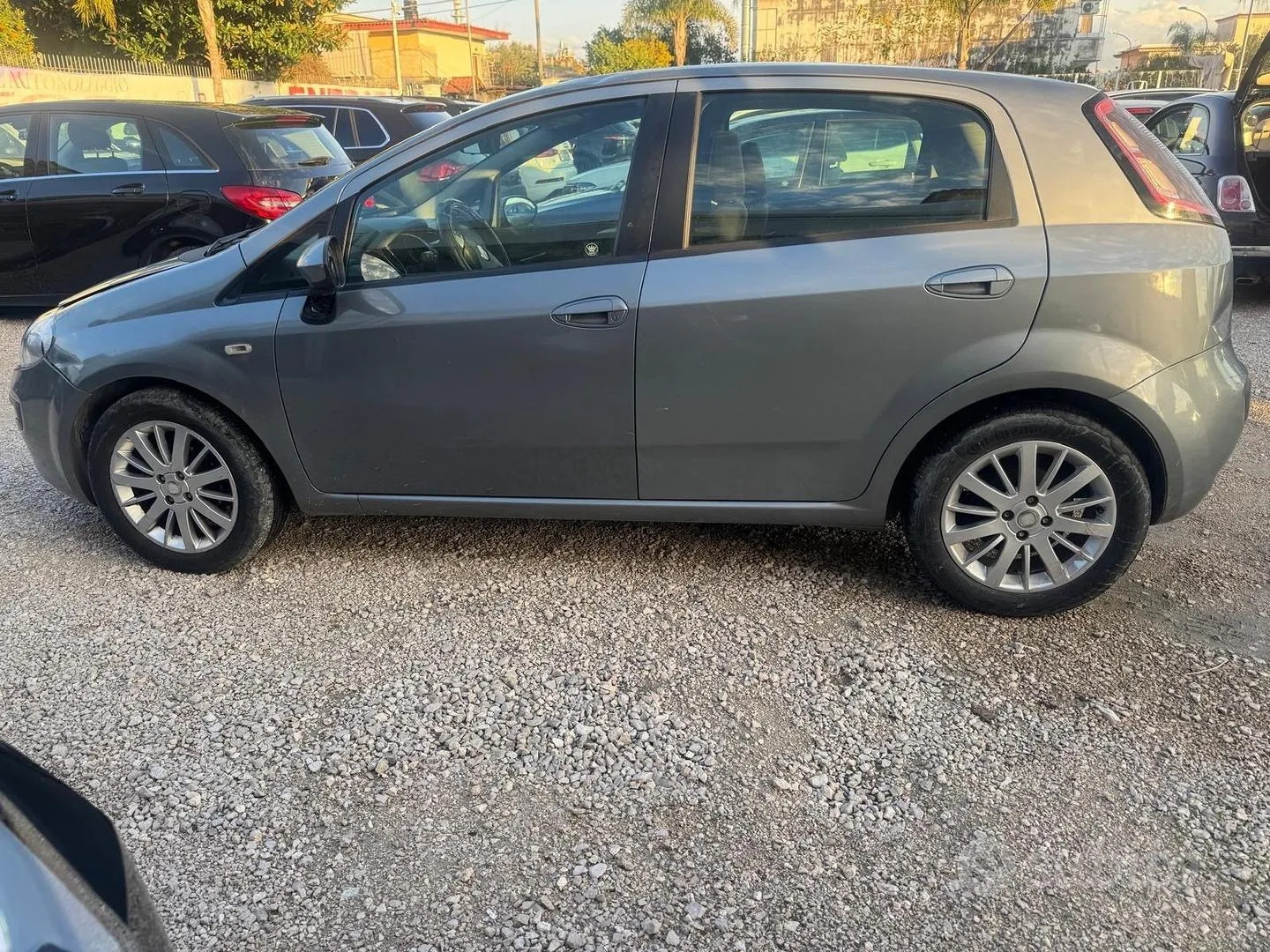 Fiat Grande Punto 2011 photo 4