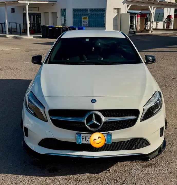 Mercedes-Benz A 180 2016 photo 2