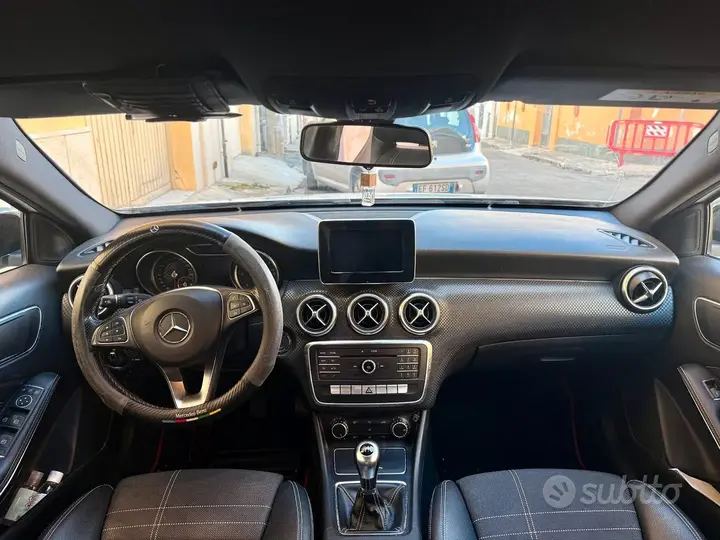 Mercedes-Benz A 180 2016 photo 3