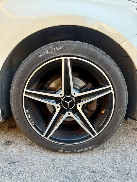 Mercedes-Benz A 180 2016 photo 4
