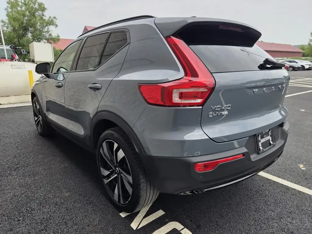 Volvo Xc40 2023 photo 4