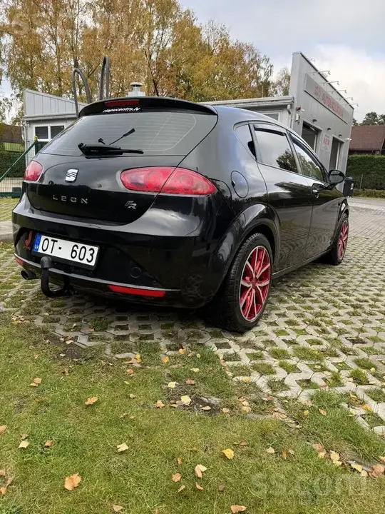 Seat Leon 2011 photo 4