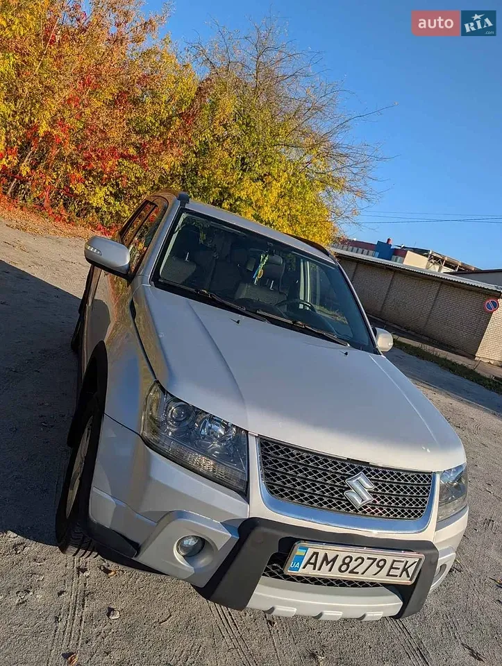 Suzuki Grand Vitara 2011 photo 2