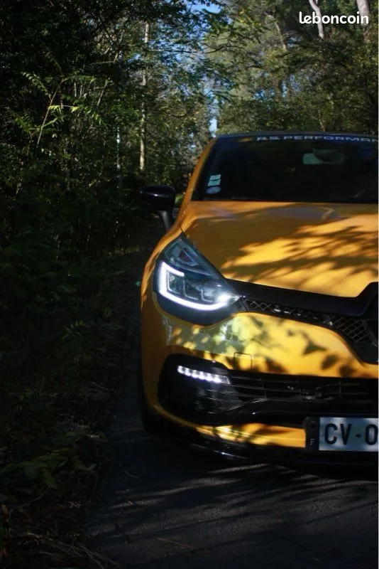 Renault Clio 2013 photo 2