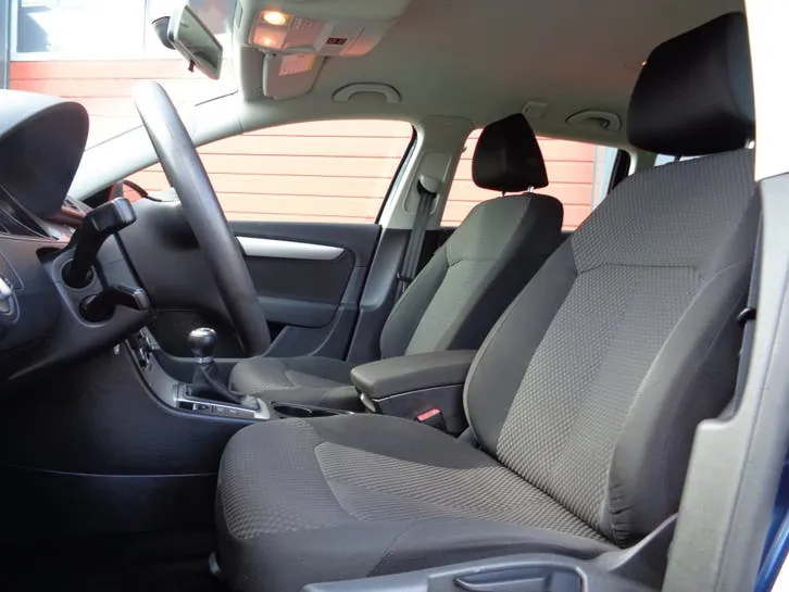 Volkswagen Passat 2011 photo 2