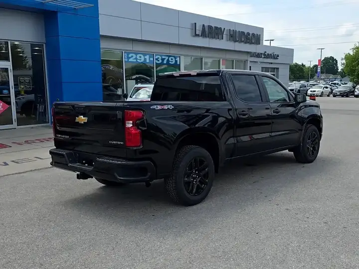 Chevrolet Silverado 1500 2026 photo 3