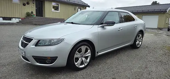 Saab 9-5 2011 photo 2