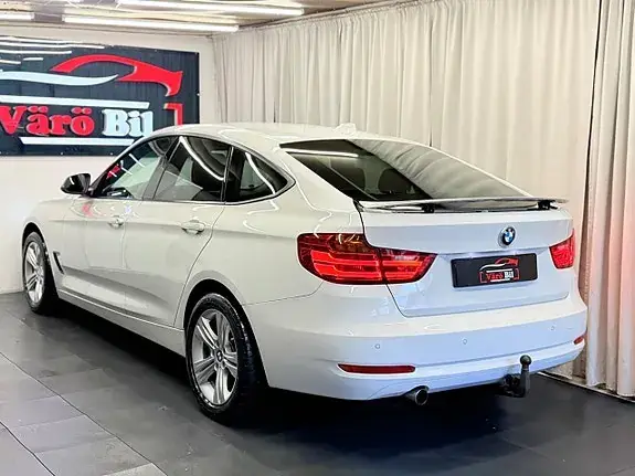 BMW 318D 2015 photo 2