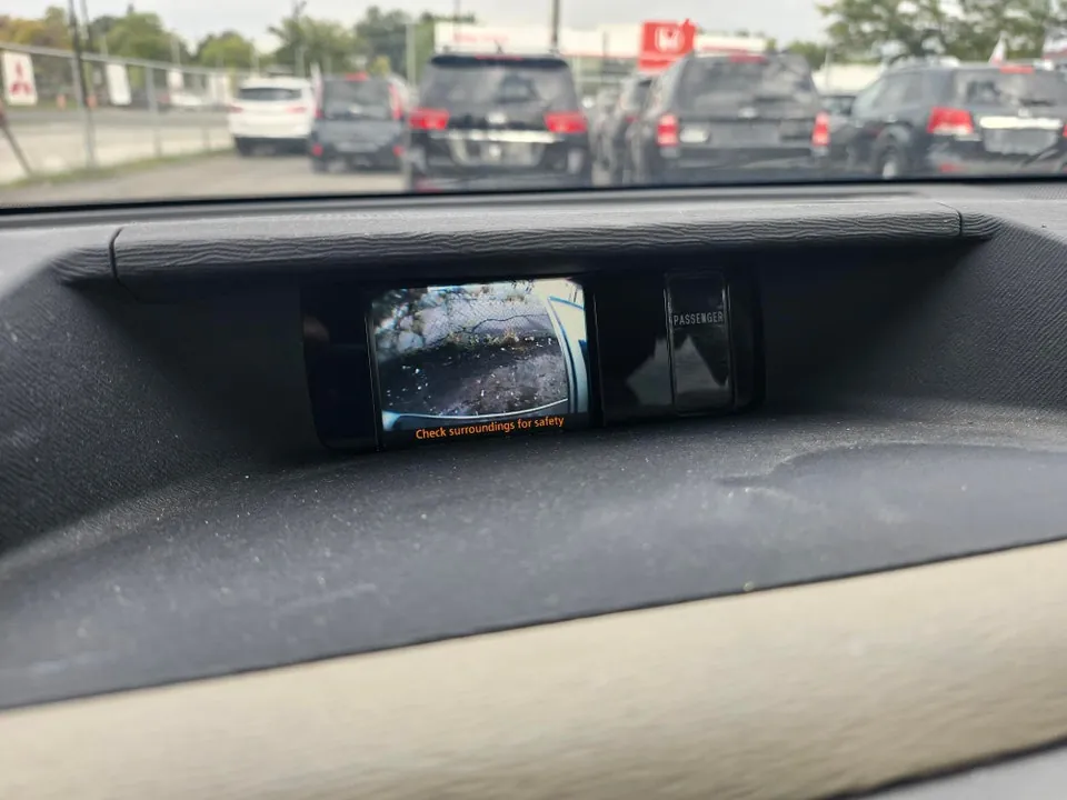 Toyota Sienna 2011 photo 5