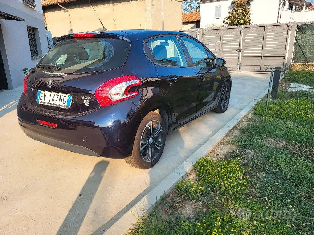 Peugeot 208 2014 photo 2