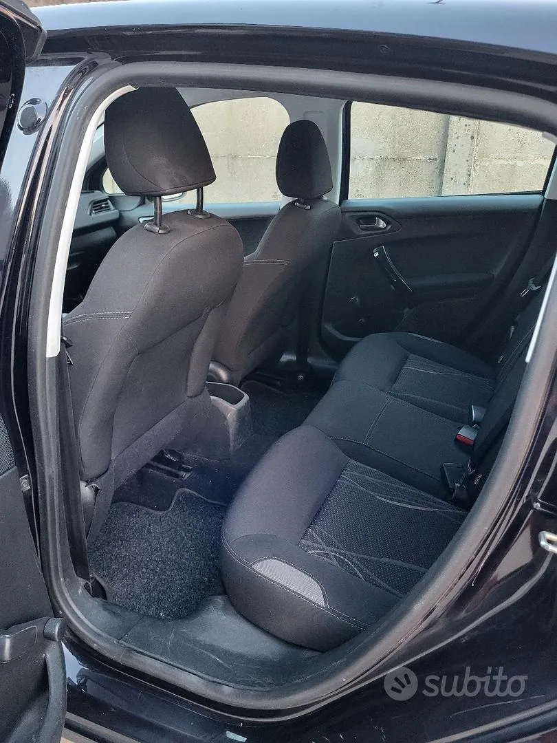 Peugeot 208 2014 photo 4