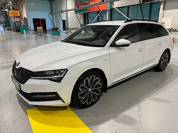 Skoda Superb 2021 photo 2