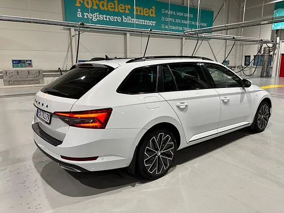 Skoda Superb 2021 photo 4