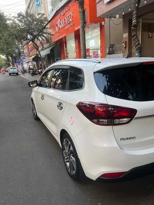 Kia Rondo 2018 photo 4