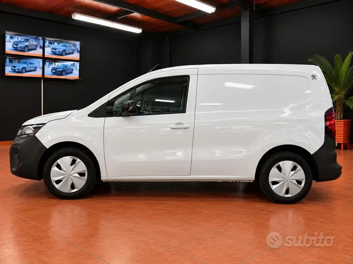 Nissan Townstar 2022 photo 3