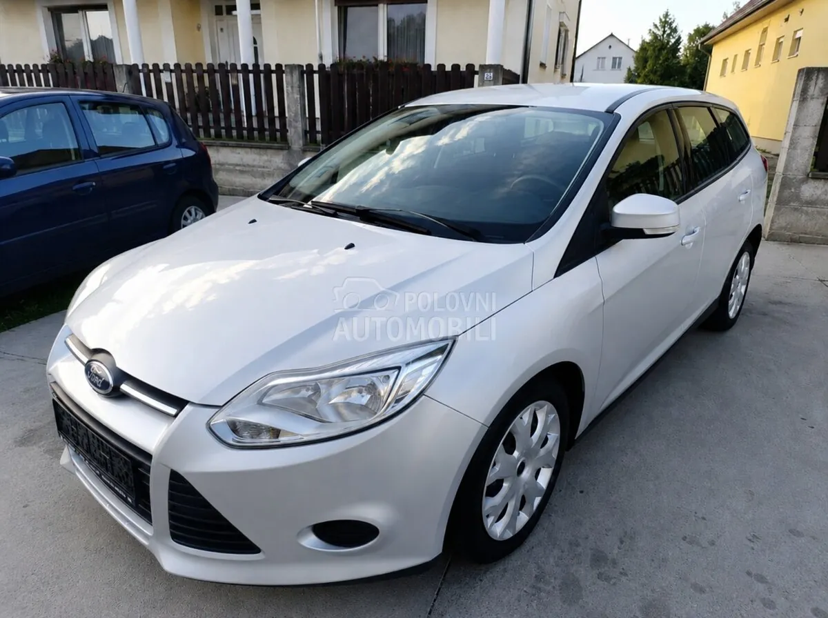 Ford Focus 2012 photo 2