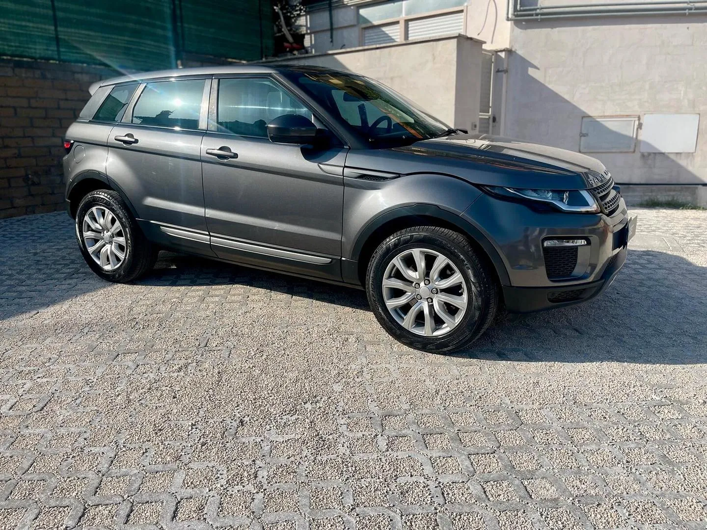 Land Rover Range Rover Evoque 2016 photo 4