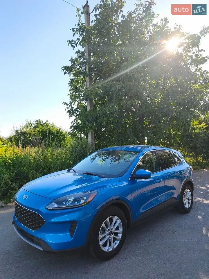 Ford Escape 2019 photo 2