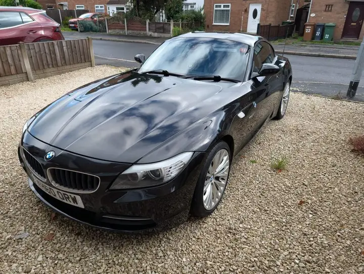 BMW Z4 2010 photo 2