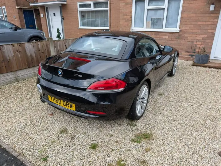 BMW Z4 2010 photo 3
