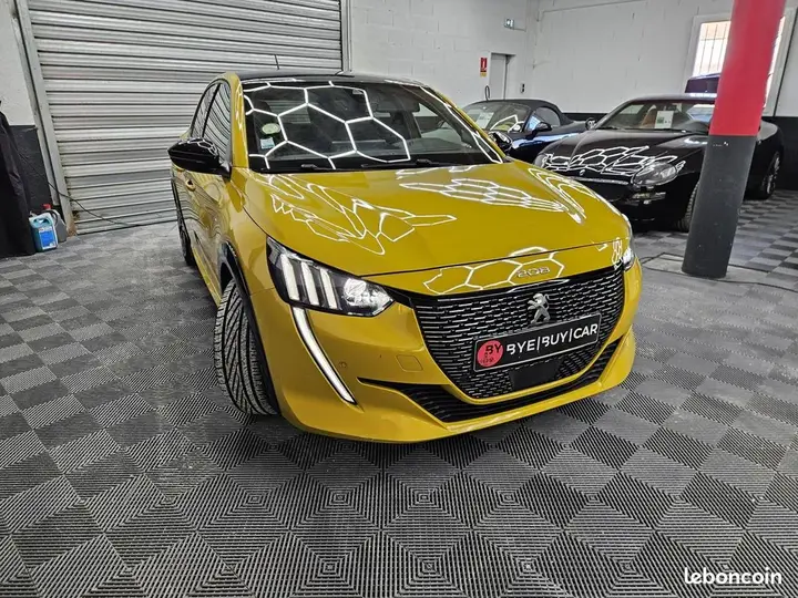 Peugeot 208 2020 photo 2