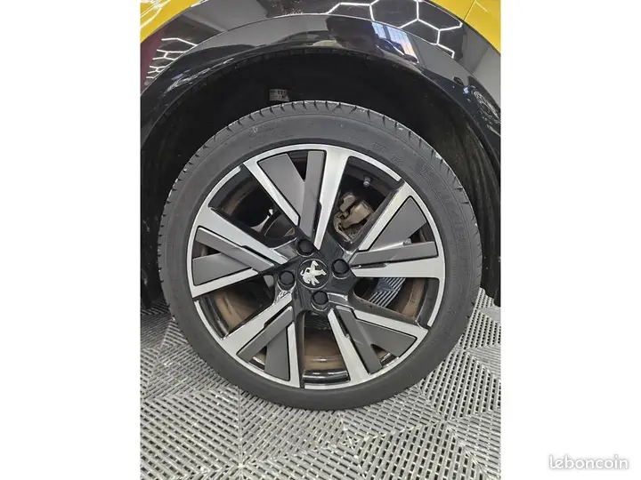 Peugeot 208 2020 photo 3