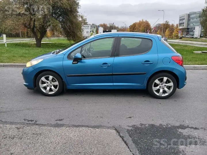 Peugeot 207 2006 photo 3