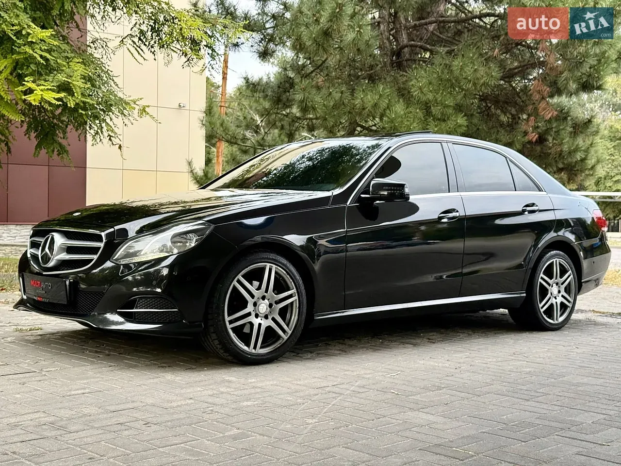 Mercedes-Benz E-Class 2013 photo 3